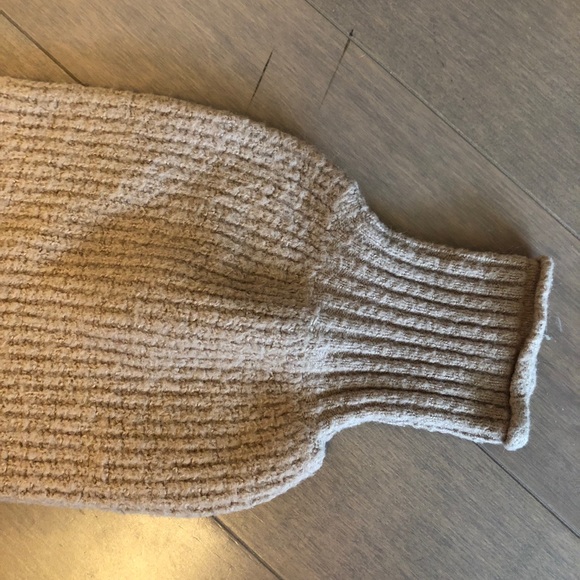 Cropped drawstring hoodie - Picture 4 of 6